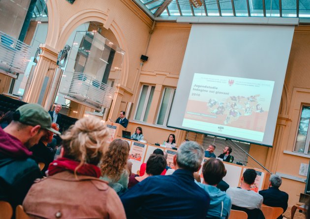 foto_jugendstudie-1.jpg