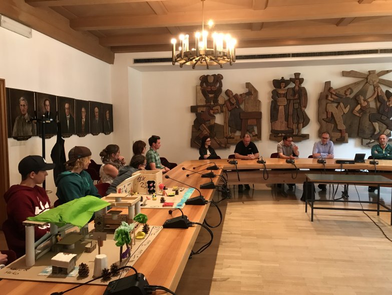 vorstellung_der_modelle_in_der_gemeinde.jpg